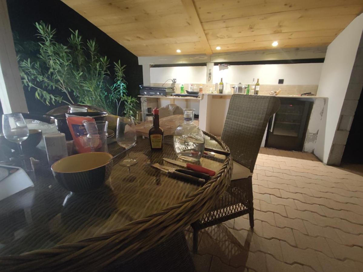 Chambre Au Coeur Du Luberon Bed & Breakfast Cereste Ngoại thất bức ảnh